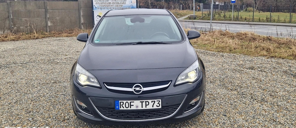 Opel Astra cena 35800 przebieg: 150000, rok produkcji 2013 z Sobótka małe 466